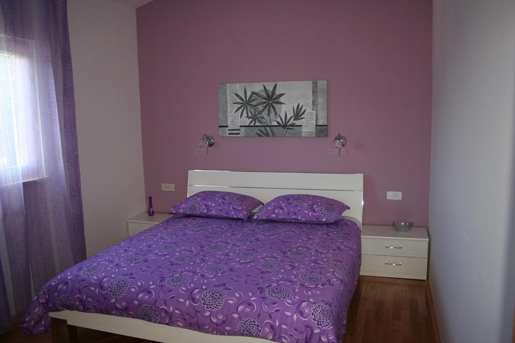 Tone & Marta Apartments Rogoznica Kültér fotó