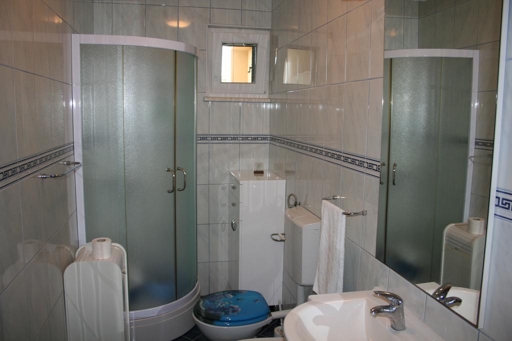 Tone & Marta Apartments Rogoznica Kültér fotó