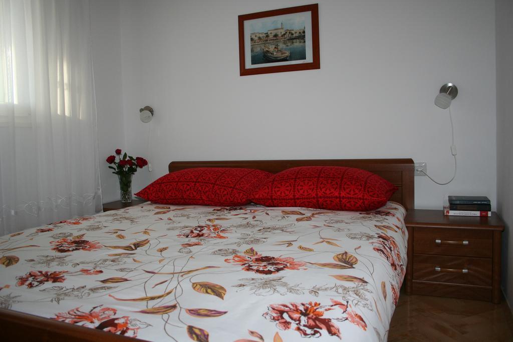 Tone & Marta Apartments Rogoznica Kültér fotó