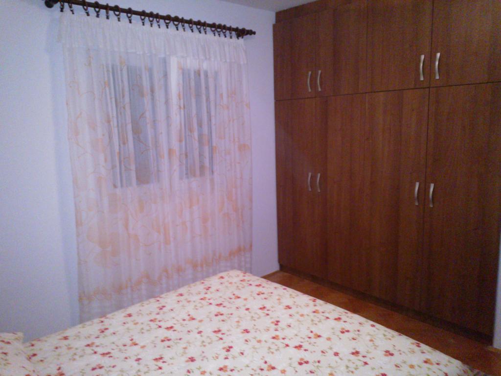 Tone & Marta Apartments Rogoznica Kültér fotó