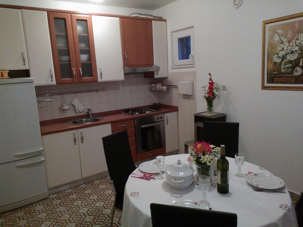 Tone & Marta Apartments Rogoznica Kültér fotó